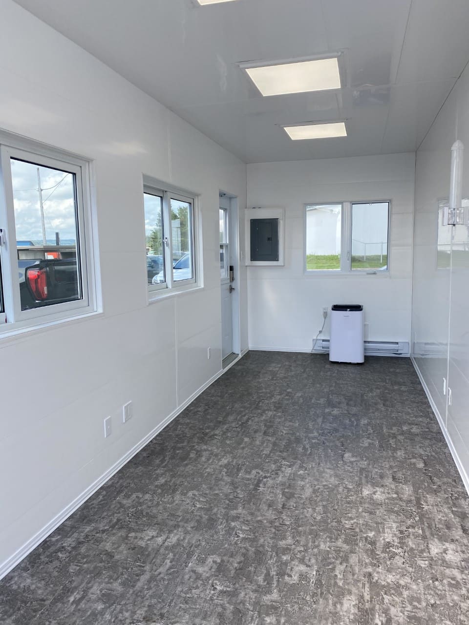 Contenedor modificado - Oficina  de 20 pies ( Ref: 2109 )