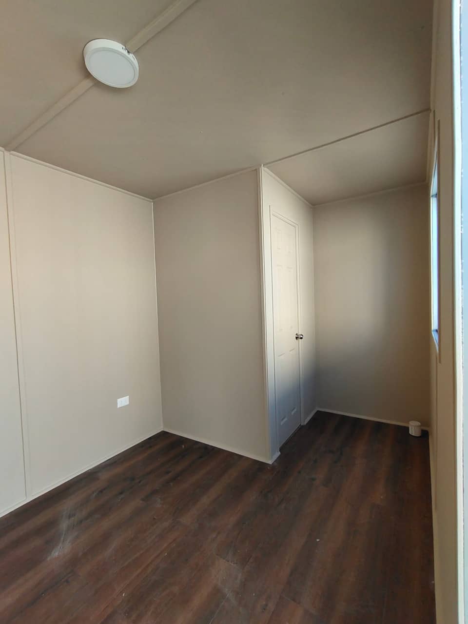 Contenedor Oficina con baño 20 pies. ( Ref: 1101 )