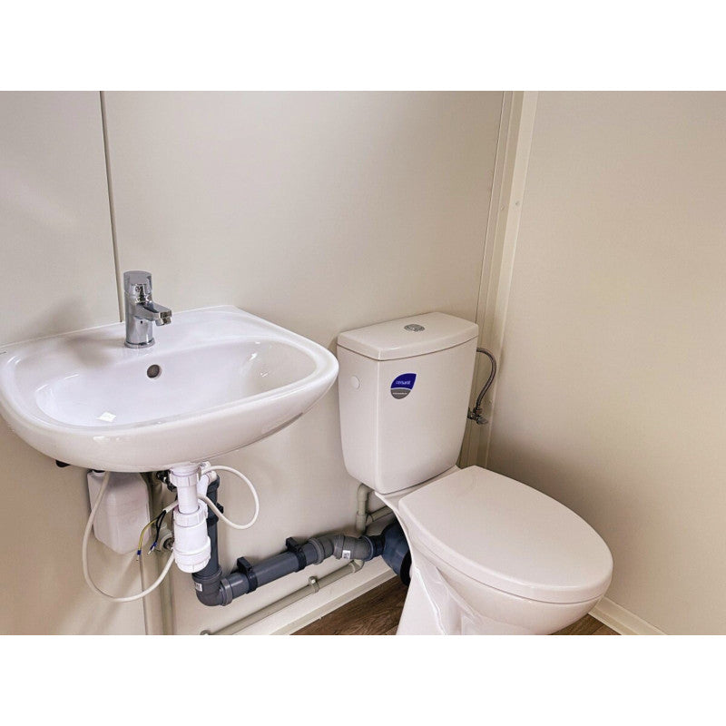 Contenedor elevado 7x3 m grandes vitrinas / Aire acondicionado / Bano ( Ref: 5905 )