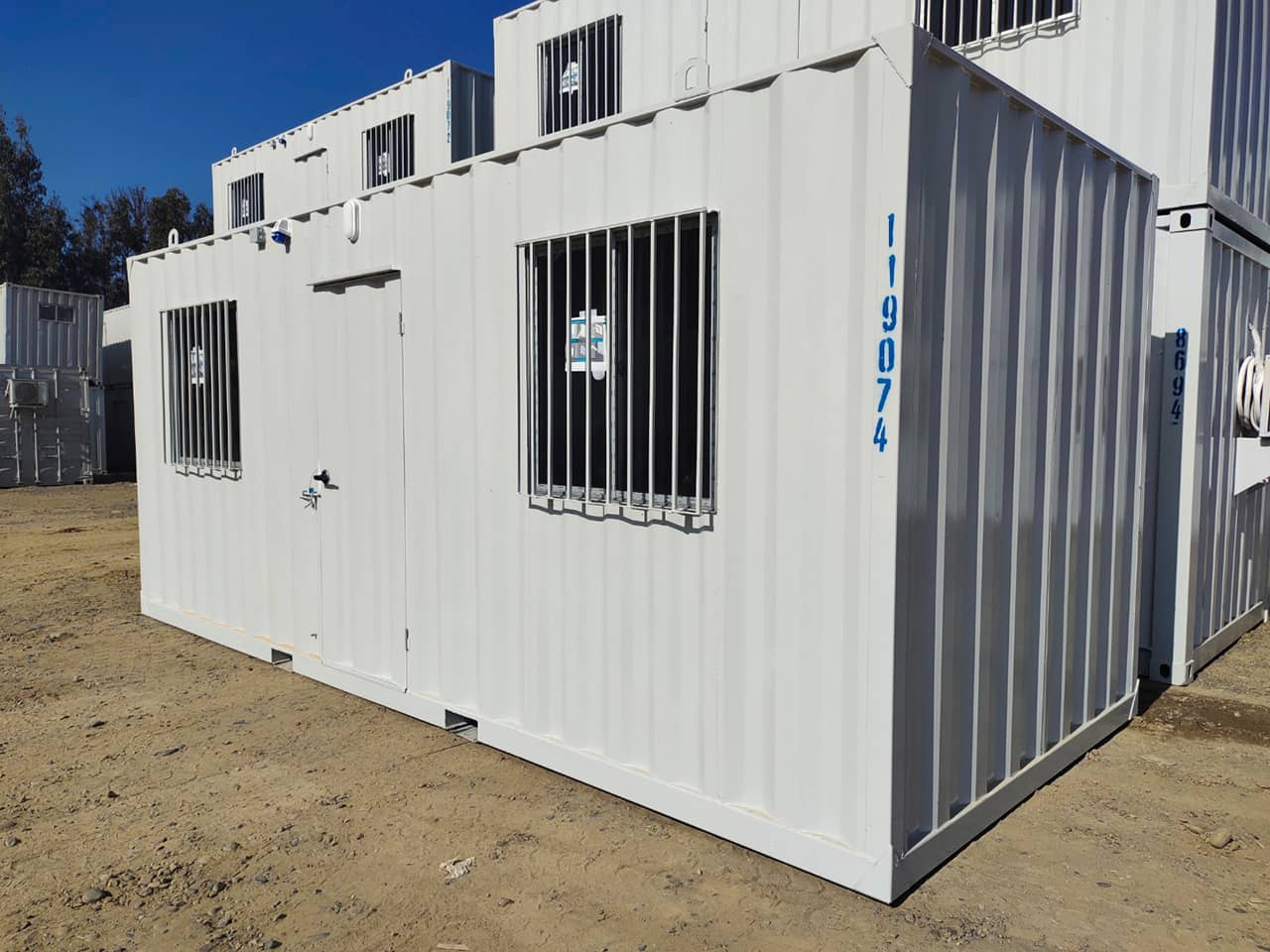 Contenedor Oficina con baño 20 pies. ( Ref: 1101 )