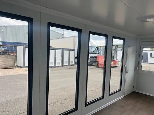 Contenedor Oficina Portátil con Ventanas Panorámicas ( Ref: C3301 )